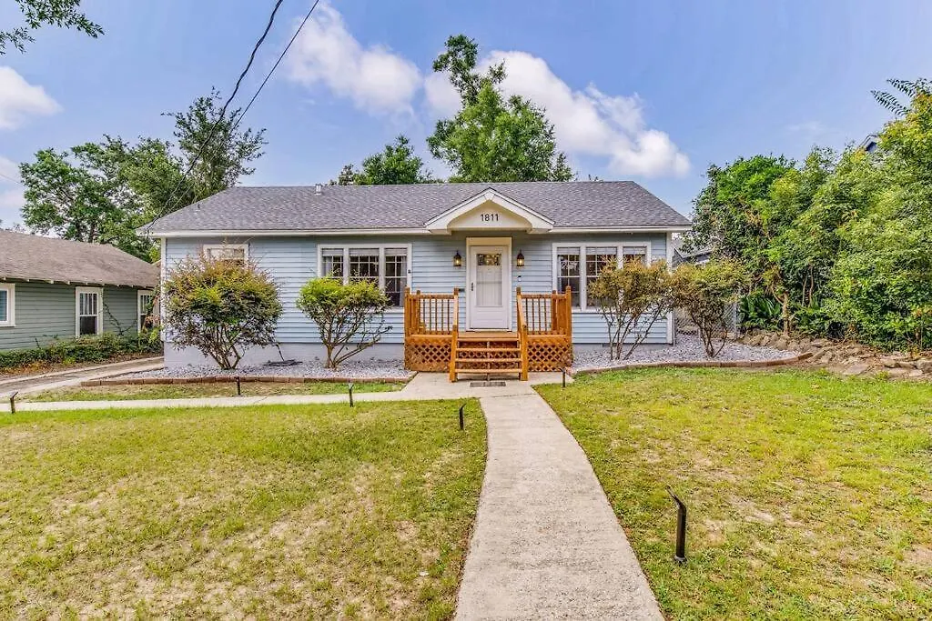 Holiday home The East Hill Escape, A Bay View Beachy Cottage Pensacola United States