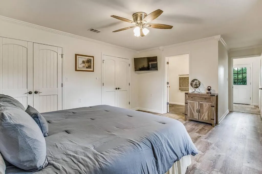 Holiday home The East Hill Escape, A Bay View Beachy Cottage Pensacola